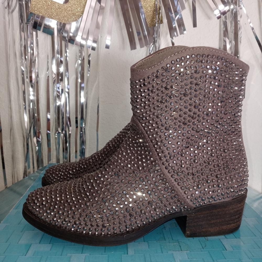 Women boots size 7.5